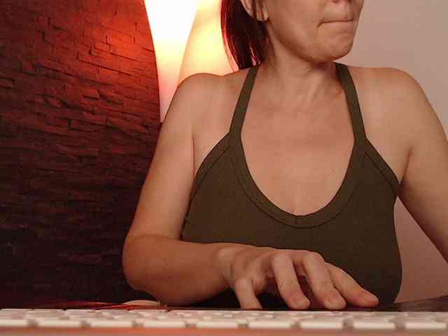 Ms_Sultriness webcam