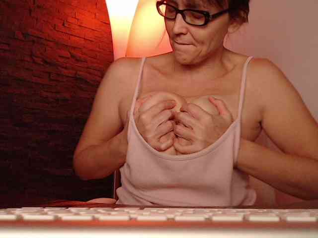 Model: Ms_Sultriness