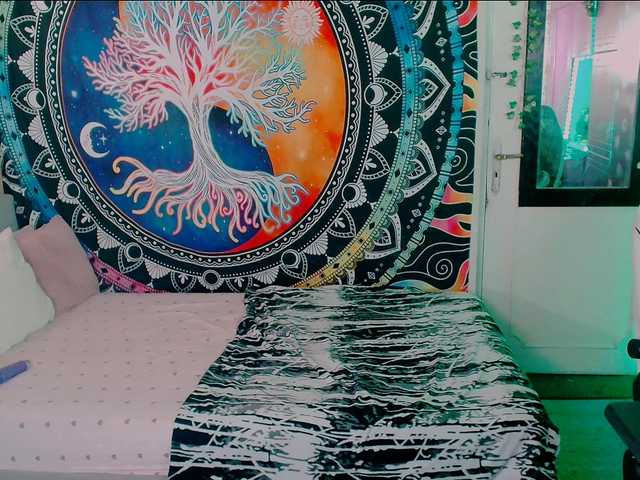 Indica live cam on BongaCams