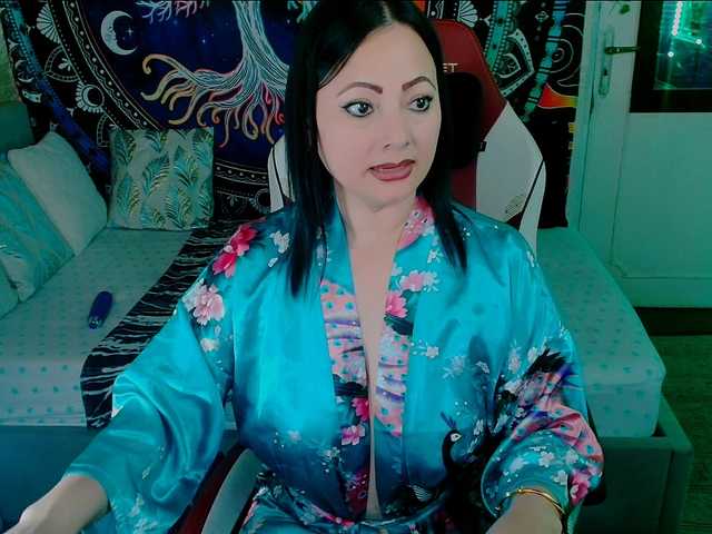 Indica live cam on BongaCams