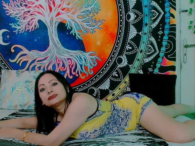 Indica live cam on BongaCams