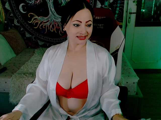 Indica live cam on BongaCams