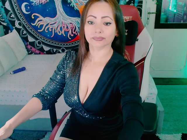Indica live cam on BongaCams