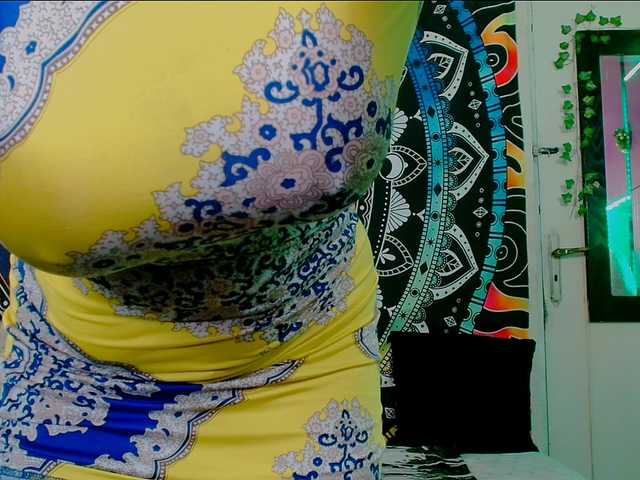 Indica live cam on BongaCams