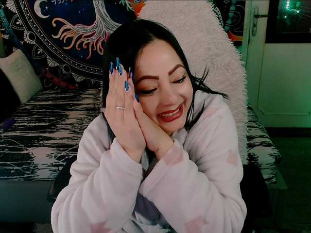 Indica's BongaCams show and profile