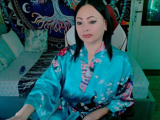 Indica live cam on BongaCams