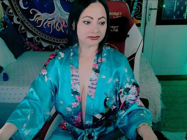 Indica live cam on BongaCams