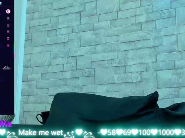 le modèle Nefirtiti est en webcam porno dans un show sur le site bongacams, il possède les tags suivants: White/Caucasian,Brunette,Shaved