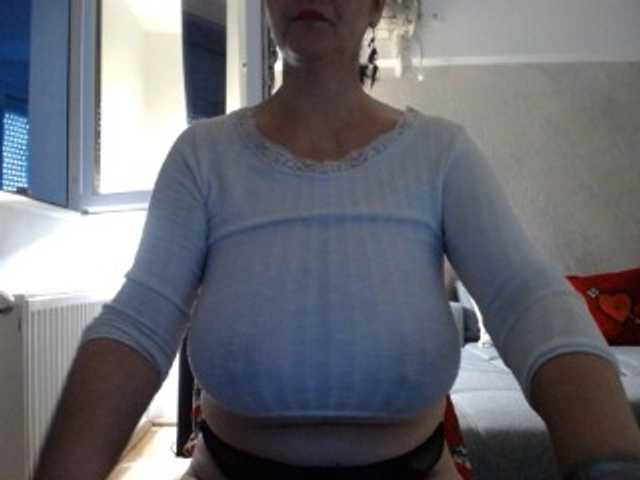 mary-x live cam preview