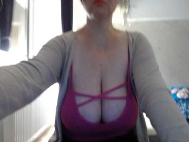 mary-x live cam on BongaCams