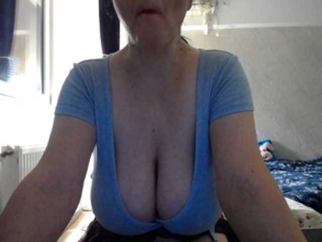 mary-x live cam on BongaCams