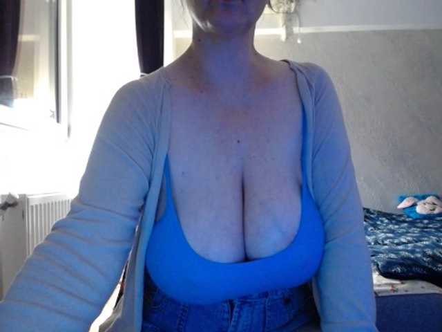 le modèle mary-x est en webcam porno dans un show sur le site bongacams, il possède les tags suivants: White/Caucasian,Brunette,Shaved