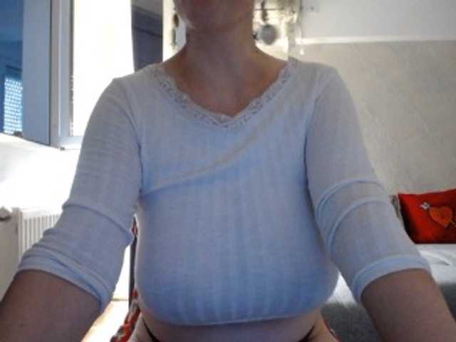 mary-x live cam preview