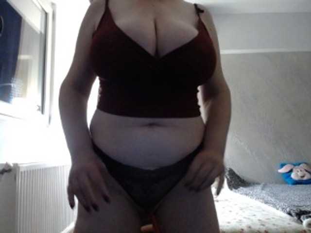 mary-x live cam preview