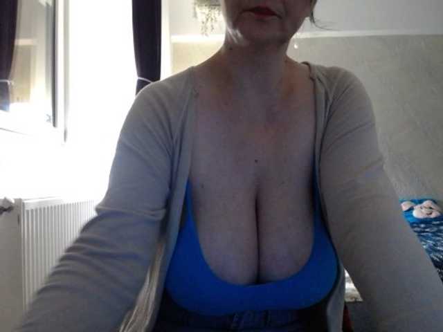 mary-x live cam on BongaCams