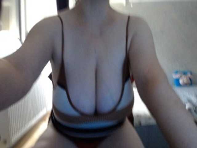 mary-x, live now on BongaCams