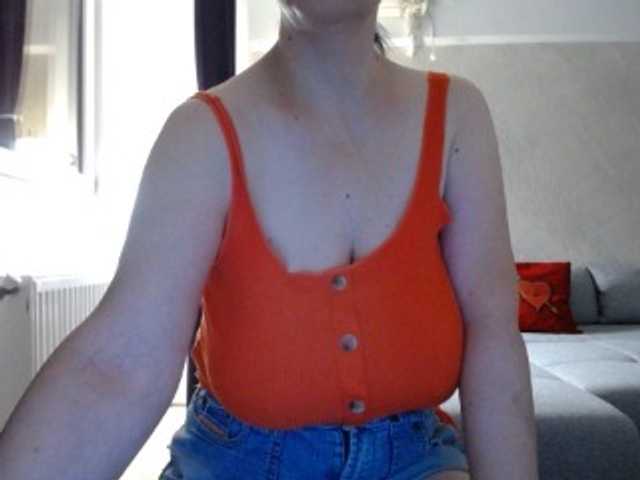 mary-x live cam preview