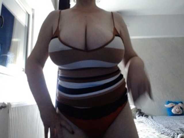mary-x, en directo ahora en BongaCams