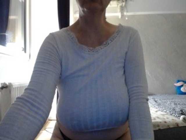 mary-x, live now on BongaCams