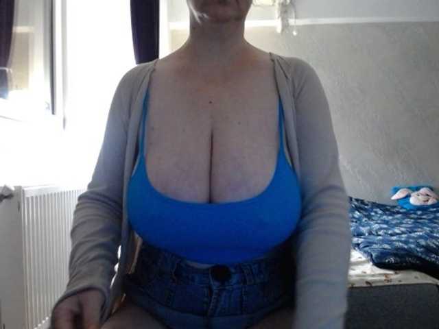 mary-x live cam on BongaCams