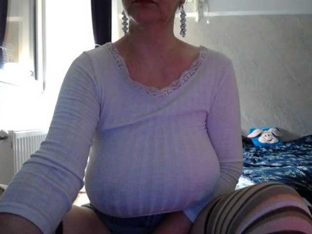mary-x live cam