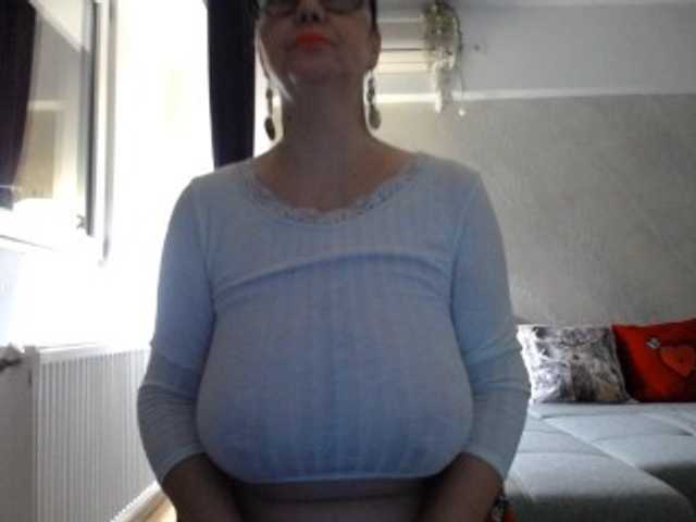 mary-x live cam preview