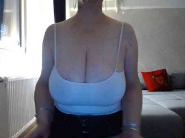 mary-x webcam