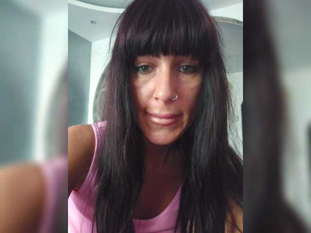 HOTbrunette69