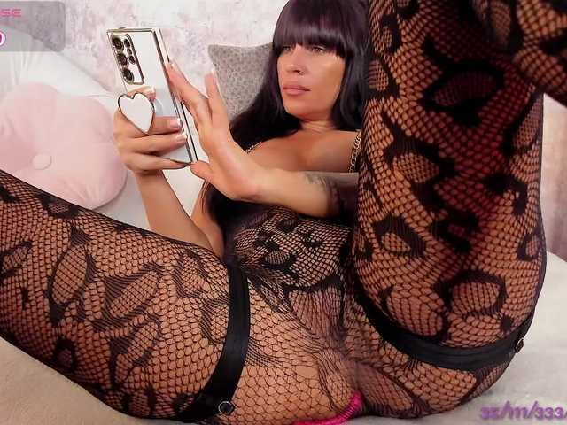 HOTbrunette69