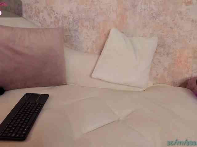 VanessaFox__ webcam
