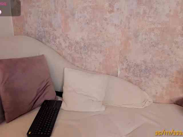 VanessaFox__ webcam