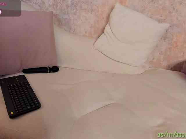 VanessaFox__ webcam