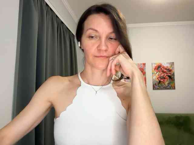 _lastochka_'s cam show statistics and live stream