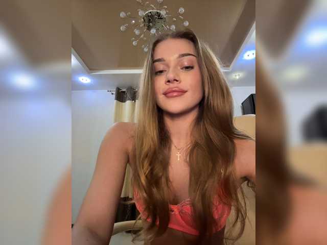 KATIOIIIA live cam preview
