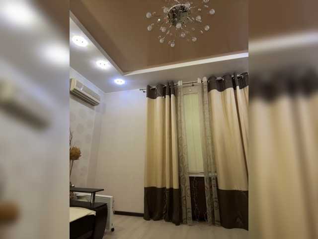 KATIOIIIA live cam preview