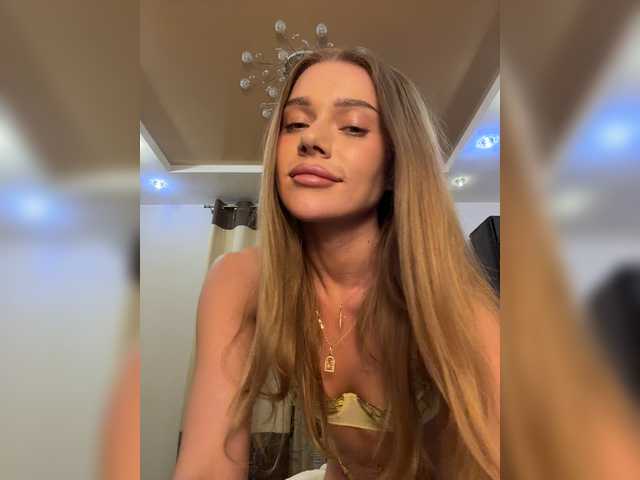 Katrine Storm (KatrineStorm)