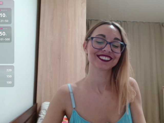 divakisss live cam on BongaCams