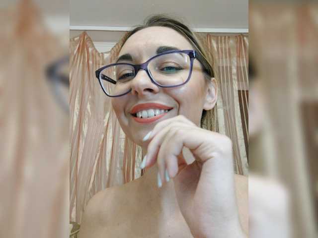 AngelNika live cam on BongaCams