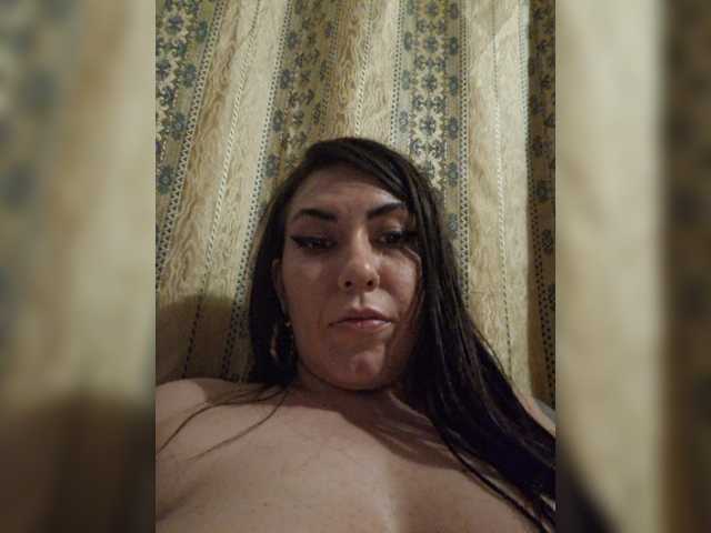 le modèle EdenaVega est en webcam porno dans un show sur le site bongacams, il possède les tags suivants: White/Caucasian,Brunette,Shaved