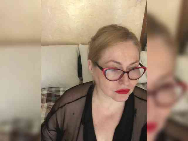 luxuriousGoddess webcam