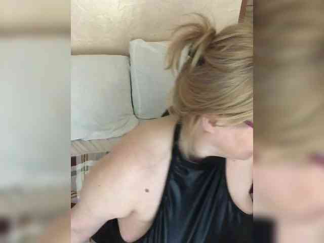 luxuriousGoddess webcam