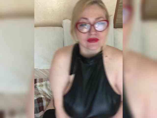 luxuriousGoddess webcam