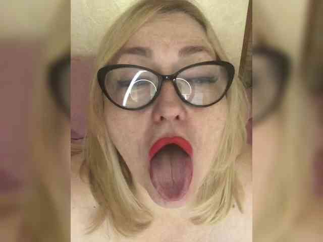 LuxuryMommy webcam