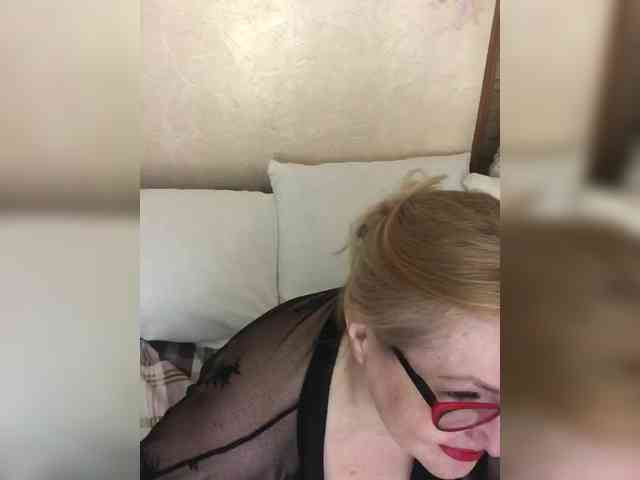 luxuriousGoddess webcam