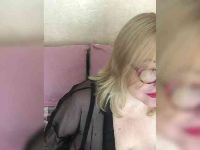 Модель: sweet_deep_throat