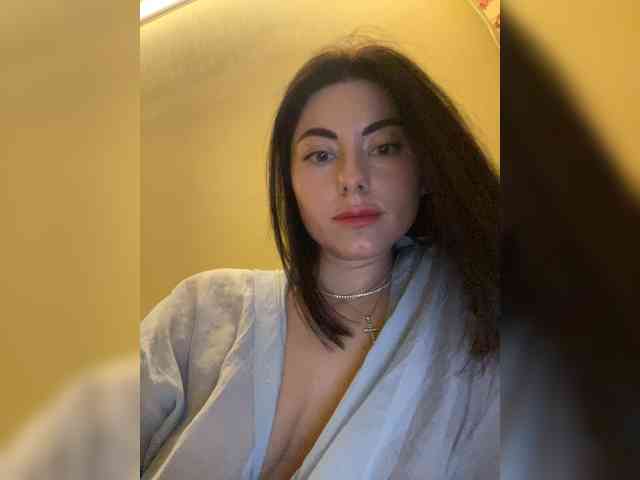Model ini sedang live sekarang. annasexyyy