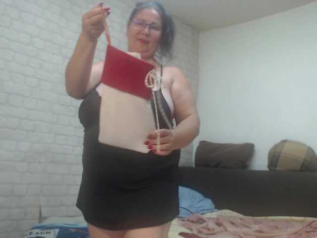 emmasquirt69 live cam on BongaCams