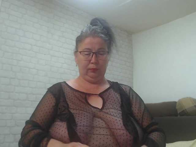 emmasquirt69 live sex show