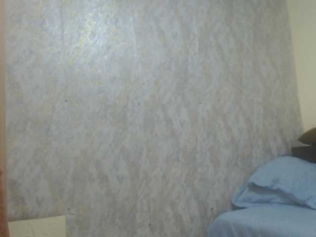 emmasquirt69 live cam on BongaCams