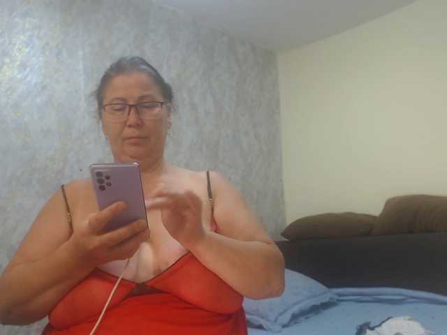 emmasquirt69 live cam preview